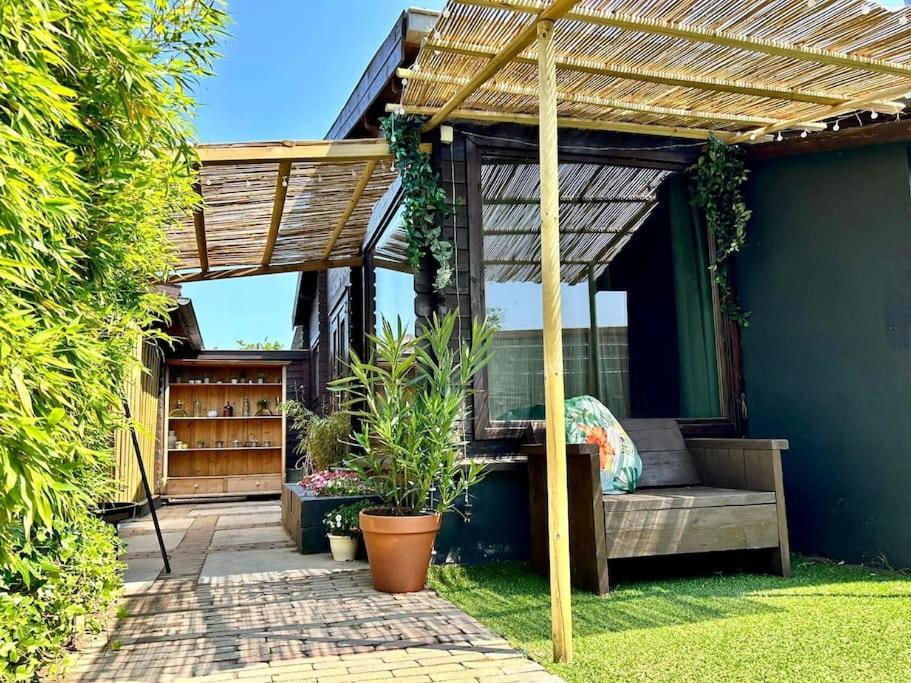 Jungle Style Lodge With Jacuzzi ,Sauna And Garden Near Amsterdam Vijfhuizen المظهر الخارجي الصورة