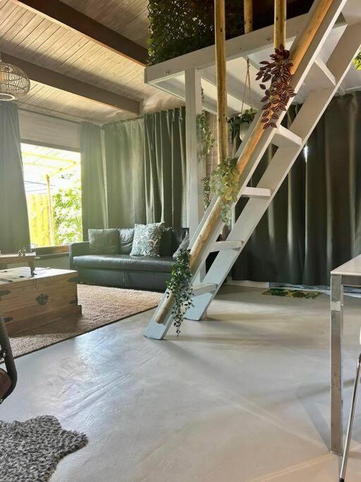 Jungle Style Lodge With Jacuzzi ,Sauna And Garden Near Amsterdam Vijfhuizen المظهر الخارجي الصورة