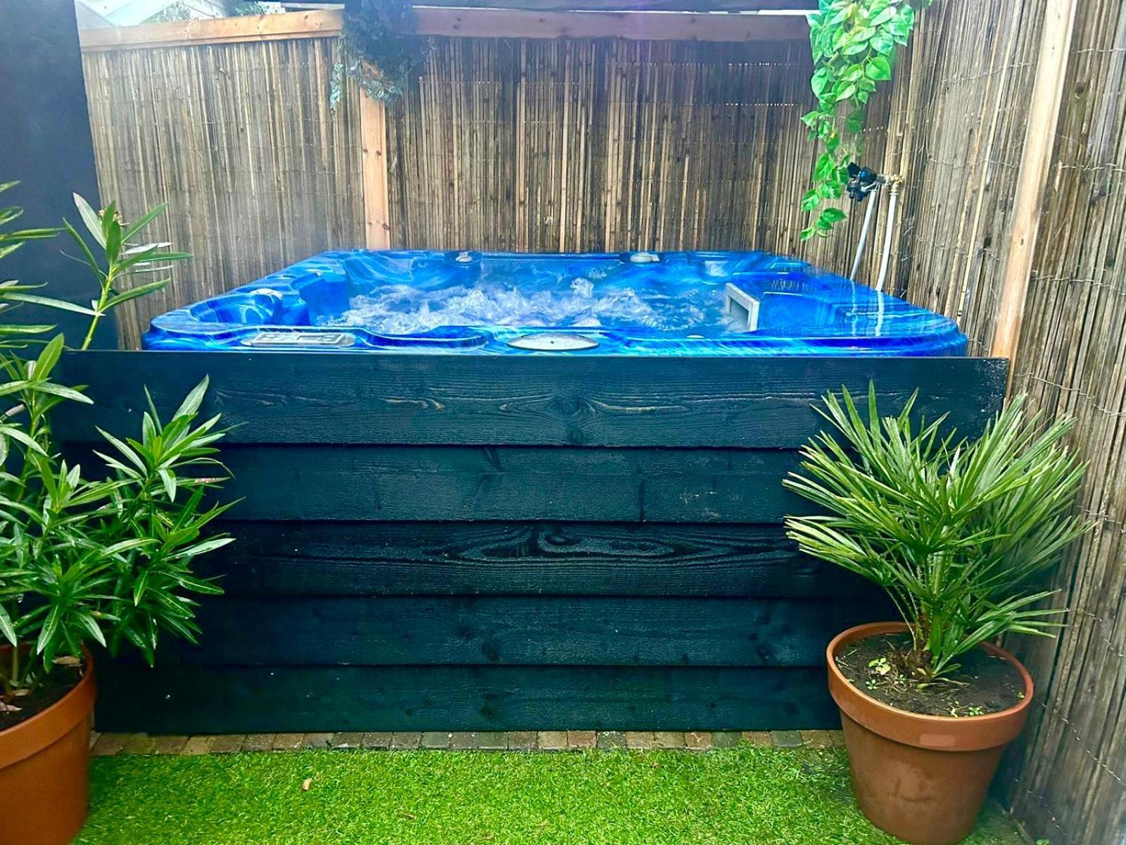 Jungle Style Lodge With Jacuzzi ,Sauna And Garden Near Amsterdam Vijfhuizen المظهر الخارجي الصورة